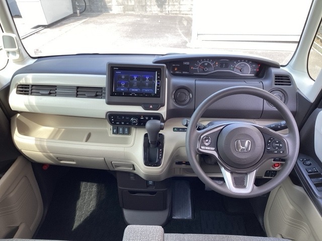 Honda認定中古車 U-Selectは3つの安心をお約束します。■Honda車のプロが整備した安心■第三者機関がチェックした安心■購入後もHondaが保証する安心