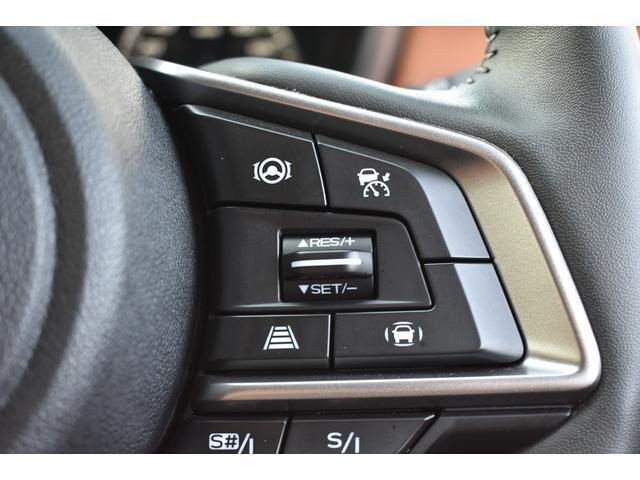 アイサイトの操作スイッチ。クルーズコントロールと連動し、前方車両についていくこともできます。