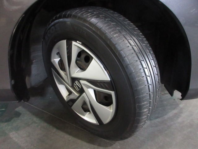 185/65R15インチ。