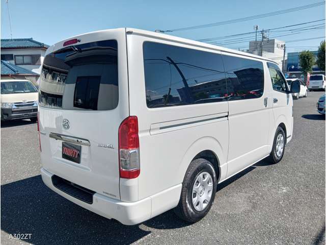 関東陸運局長認証自動車分解事業認証　番号　1-11380号　整備工場で点検整備やアフターを行います。http：//www.30crf.com