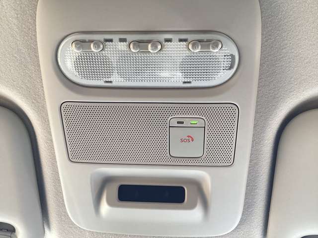 日産コネクト加入でSOSコールが使用できます。
