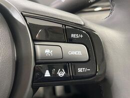【アダプティブクルーズコントロール】高速道路での長距離走行が楽に！！自動で速度を保つクルーズコントロールが、衝突軽減システムと連携し、前方の車両を感知して車間を保つように速度調節してくれます！！