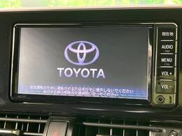 【メーカー純正ナビ】インテリアに溶け込むスタイリッシュな「専用設計」メーカーナビを装備♪視認性や操作性など基本性能にも優れ、より上質なカーライフをお楽しみいただけます。