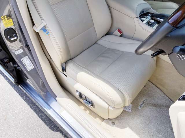 ◆ご来店時は車両を実際にご覧頂きながら詳しくご説明させていただきます。WEBでご来店予約をいただければご来店後スムーズにご案内させていただきますのでお気軽にご予約ください