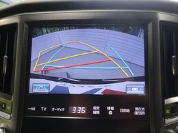 【バックカメラ】駐車時に後方がリアルタイム映像で確認できます。大型商業施設や立体駐車場での駐車時や、夜間のバック時に大活躍！運転スキルに関わらず、今や必須となった装備のひとつです！