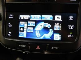 【シートベンチレーション】夏場は涼しい風でお尻や背中の熱やムレを防ぎ、冬はエアコンよりも早く温まってポカポカに！季節を問わず快適に過ごせます。
