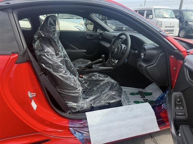 当店では皆様に安心してお車を運転していただくための自動車保険への加入やJAFへの加入もおこなえますのでご希望の方はお気軽にご相談下さい！