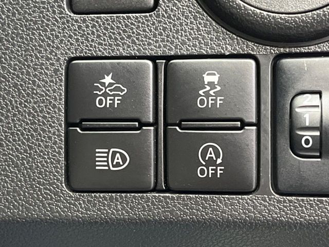 【オートハイビーム】夜間の安全走行に役立つ便利な機能！先行車や対向車を検知し、ハイビームとロービームを切り替えてくれます♪