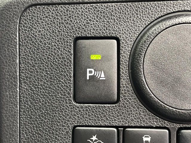 【クリアランスソナー】バンパーに付いたセンサーが障害物を検知！一定の距離に近づくとアラートで教えてくれます♪狭い駐車スペースや車庫入れ時も安心ですね☆