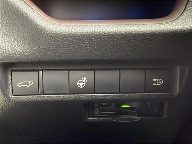 気になる車はすぐにお問い合わせください！画面右側の0066から始まる無料ダイヤルからお問い合わせ下さい！専門スタッフがお車のご質問にお答えいたします！