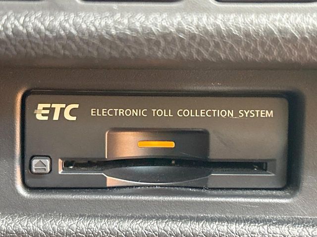 【ETC】高速道路の料金所をストレスなく通過！話題のスポットやサービスエリアに多い「スマートIC」利用時は必須のアイテムです。当店でセットアップを実施、ご納車当日からすぐにご利用いただけます！