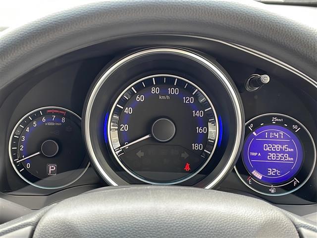 【スピードメーター】メーターがシンプルで見やすく運転しやすいですね！