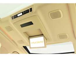 【電動後席モニター】プレミアムサウンド専用！電動開閉後席フリップダウンモニターです。5.1chサウンド、18スピーカーの専用音響システムとなり、人気の装備になります。