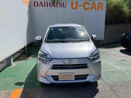 前方、LEDヘッドライト