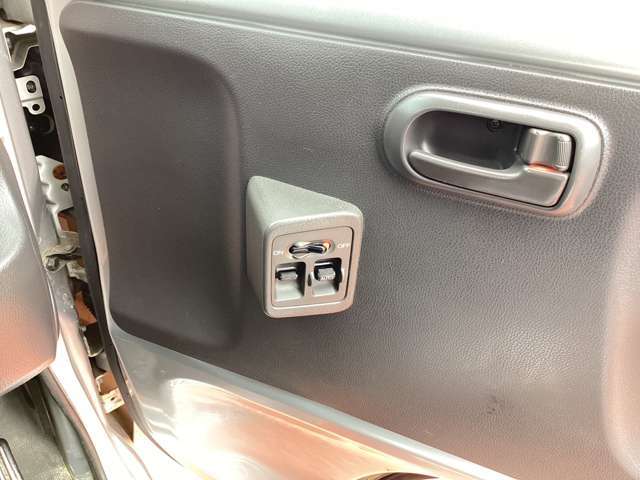 商用車でパワーウィンドウ付きは助かりますね