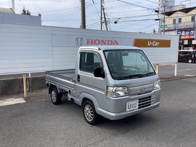右斜め前より