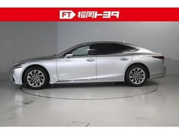 ☆トヨタ認定中古車☆ハイブリットシステム診断書と初度登録年月から10年間（走行20万キロまで）、ハイブリット機構の無料保証が付いています。