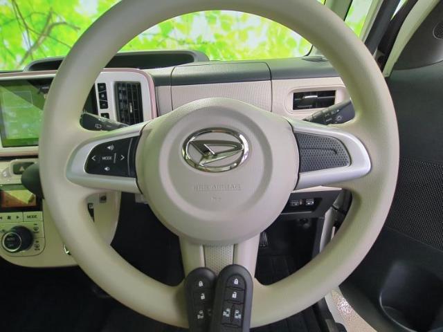 WECARSの展示場では実際に見て、触ってお車をお選びいただけます！知識の豊富な営業スタッフが様々なカーライフをご提案いたします！