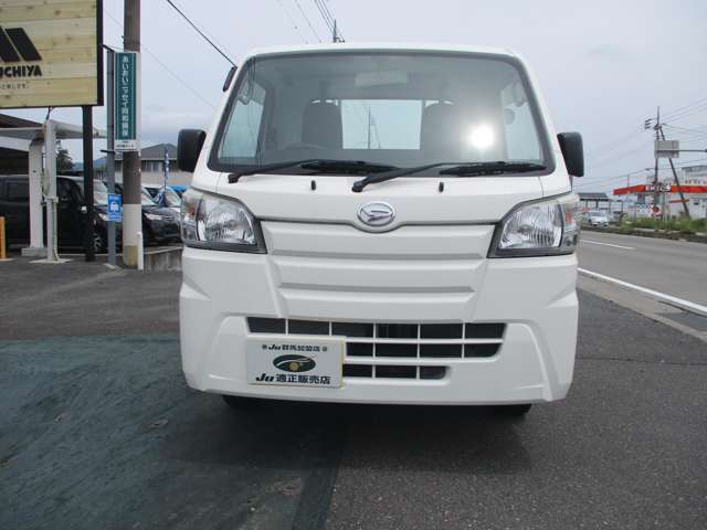 展示前及び納車までに弊社基準に沿って、入念な点検・整備を実施します。交換時期の消耗品は、交換後納車！点検・整備費用は店頭表示価格に含まれております。ご安心ください。
