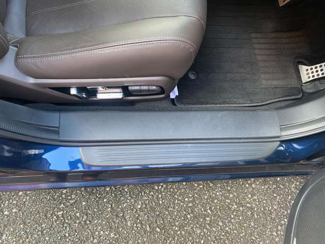 オートローンをご希望のお客様は来店不要の事前審査、支払いのシミュレーションも可能です☆元金100万円未満は金利4.9％☆ご希望の月々の支払いに合わせて期間も設定できます☆