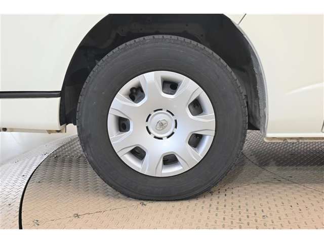 195/80R15インチ貨物用タイヤです。