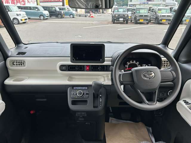 届出済未使用車を一人でも多くの方に提供できるよう専門スタッフがしっかりと説明し、相談にのらせていただきます。