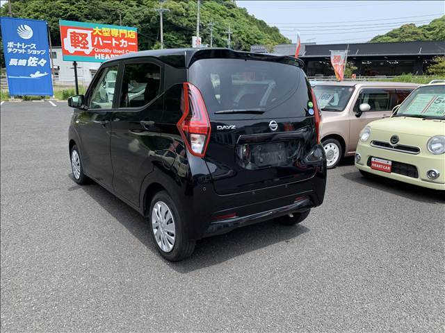 全車クリーニングを施行しています！納車時にはクレベリンを使用し、室内を除菌してお渡ししております！