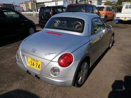 現車確認はお手数ですが、お問い合わせメール電話などでご連絡していただいてからお越しいただきますようにお願いいたします。整備仕事、仕入れ、納車引き取りなどで不在の場合が多々あります。