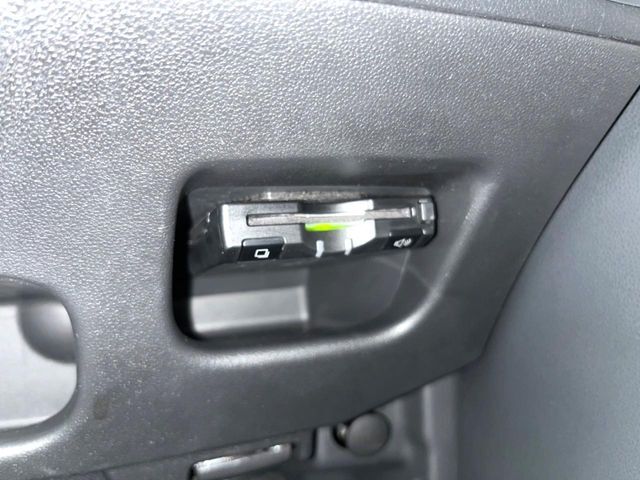【ETC】高速道路の料金所をストレスなく通過！話題のスポットやサービスエリアに多い「スマートIC」利用時は必須のアイテムです。当店でセットアップを実施、ご納車当日からすぐにご利用いただけます！