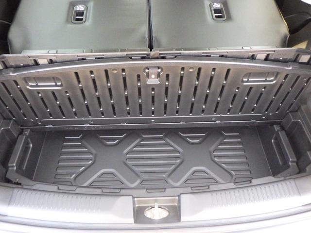 ◆ラゲッジアンダーボックス◆ラゲッジ下のスペースには4WD車（37L）の容量の取り外し可能なラゲッジアンダーボックスが装備。水洗いも可能で汚れた物の収納にも便利♪