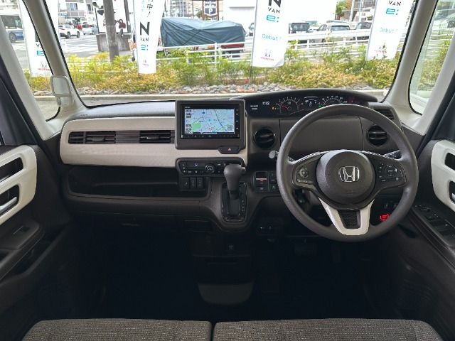 ホンダカーズ名東ではお客様に安心してお車に乗って頂けるよう、ご納車前に車検整備付車両は車検整備一式を実施させていただきます。ホンダ車のプロである当店の整備士が行いますのでご安心してお乗りください！