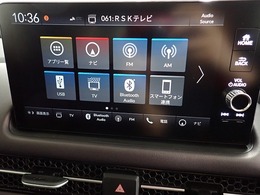 ホンダ純正ナビなのでダッシュボードにスッキリと収まっています。土地勘の無い所でも道に迷わず安心ですね！。AVも色々視聴でるのでドライブも楽しくなりますよ！