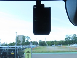 事故の際は第三者の目で客観的な証拠が残るドライブレコーダー付です！