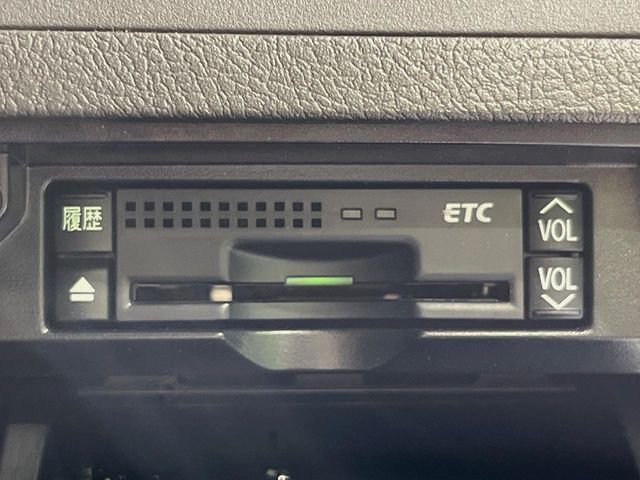 【ETC】高速道路の料金所をストレスなく通過！話題のスポットやサービスエリアに多い「スマートIC」利用時は必須のアイテムです。当店でセットアップを実施、ご納車当日からすぐにご利用いただけます！