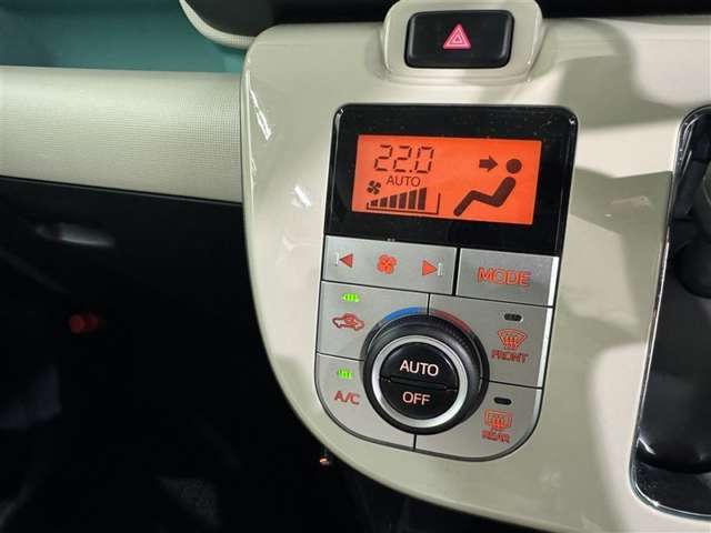 【オートエアコン】お好みの温度に設定して頂くと、車内の温度を自動調整♪快適にクルマの中を過ごして頂けます。