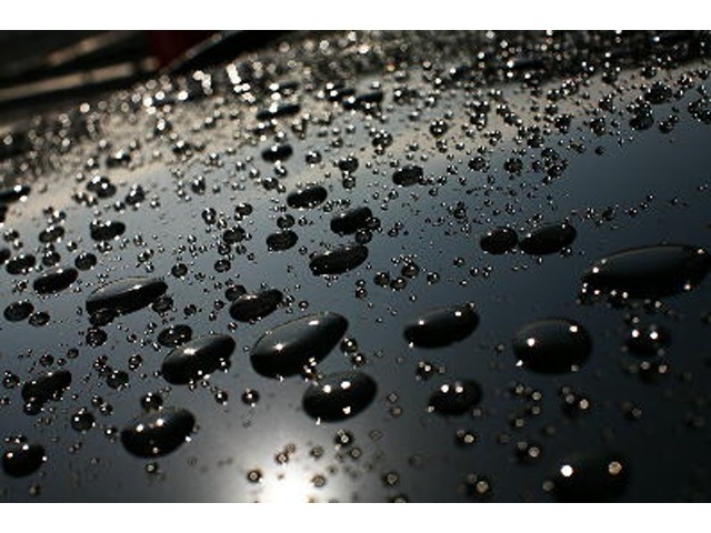 Bプラン画像：ガラスコーティングでしっかり撥水！愛車のボディを守ります！