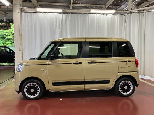 【スマートアシスト搭載車】　衝突回避支援ブレーキ機能（対車両・歩行者）、衝突警報機能（対車両・対歩行者）、誤発信抑制制御機能などの機能で安全な運転をサポートします
