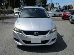【HID】HIDヘッドライトです。蛍光灯のような明るさが特徴で広い範囲を明るくしてくれます！光量が大きいので暗い場所での視認性が上がります。また寿命も長く、消費電力が少ないので経済的！。