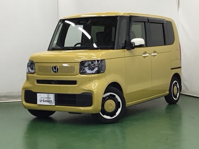 大きく開くスライドドアで狭い場所でも隣を気にすることなく楽に乗り降りできます