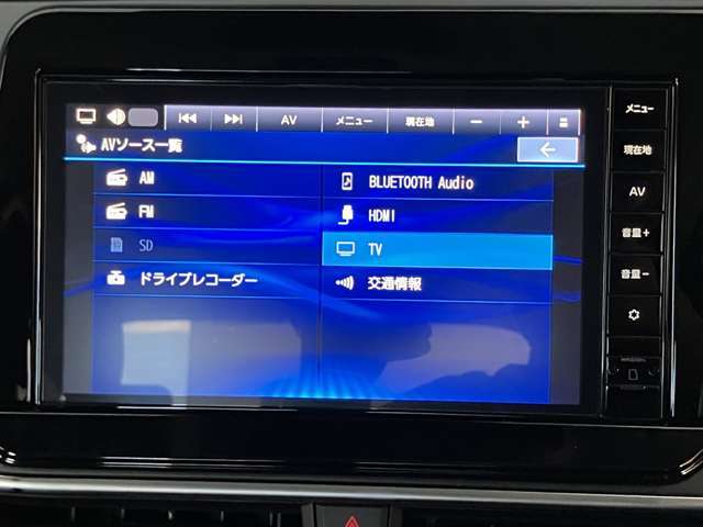 大きなナビで視認性・操作性ともに快適なドライブをサポートします