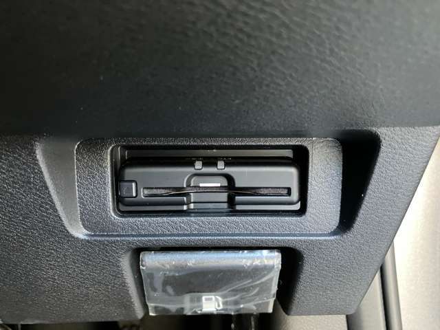 ETCも勿論付ています。これで高速道路の料金所もノーストレス。ノンストップで通過します。