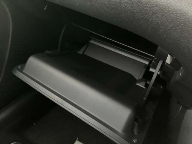 薄型のティッシュBOXなどが収納出来ます。小物入れとしても使えるので便利です。