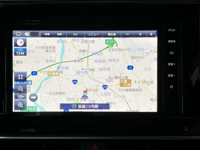 メモリーナビを搭載。楽しいドライブにナビは欠かせませんよね。Bluetoothも当然付いています♪好きな音楽を聴きながら今まで行ったことの無いところに行ってみませんか？