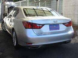 お客様の安心のカーライフを送れますように24時間のロードサービス付の最大404項目・最長15年まで延長可能な長期保証をご用意しております！故障修理の際はもちろん全国どこのディーラーでご対応可能です。