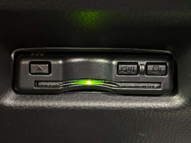 【ETC】高速道路の料金所をストレスなく通過！話題のスポットやサービスエリアに多い「スマートIC」利用時は必須のアイテムです。当店でセットアップを実施、ご納車当日からすぐにご利用いただけます！