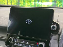 【大画面ナビ】人気の大型10.5インチナビを装備。存在感のある大画面はインパクト大！ナビ利用時のマップ表示は見やすく、テレビやDVDは臨場感がアップ！いつものドライブがグッと楽しくなります♪