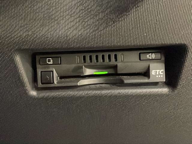 【ETC】搭載車！当店でセットアップが可能ですので、ご納車当日からご使用が可能です！高速道路料金のお支払いが楽々です！