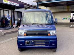 H21年式のミニキャブバンは、軽商用車として機能性を重視したデザインが特徴です