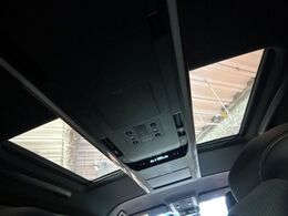 【ガラスルーフ】ガラスルーフ搭載で車内の解放感が一気にアップ！開放的なドライブをお楽しみいただけます。