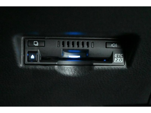 ETC2.0車載器です。　『ETC2.0』は、料金支払い ＋ 高速道路　情報提供サービス・新サービスが受けられます。